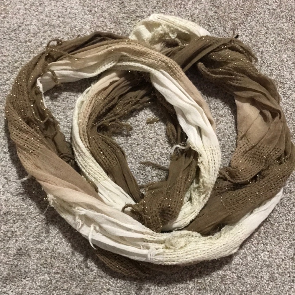 Beautiful Tan/Cream/Brown Steve Madden Scarf